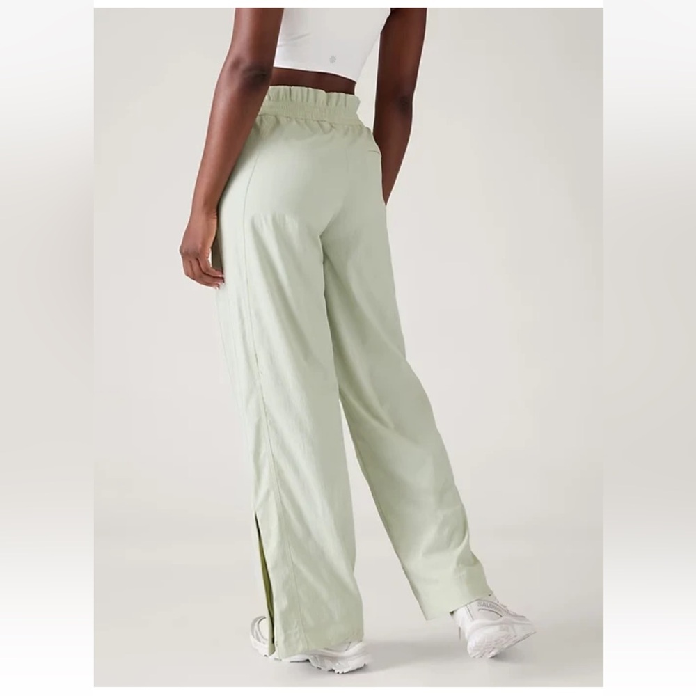 Athleta Trekkie High Rise Parachute Pant Sz 8 Mint Green Paperbag Waist Pull NWT - Picture 3 of 14